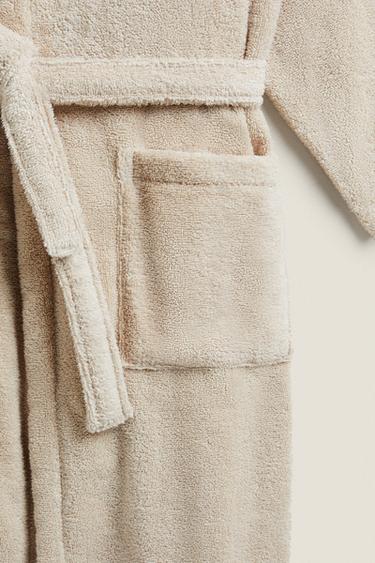 EXTRA SOFT HOODED BATHROBE (380 GXM²) - Light sand by Zara - Image 4