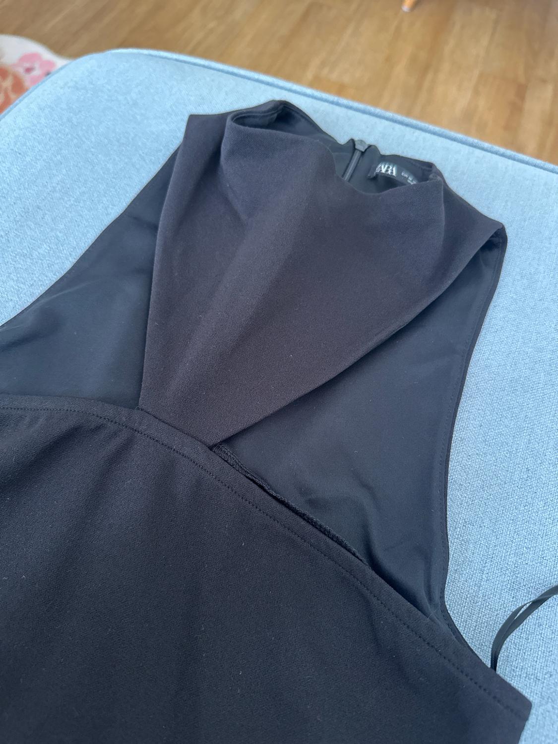 CUT-OUT TOP - Image 3