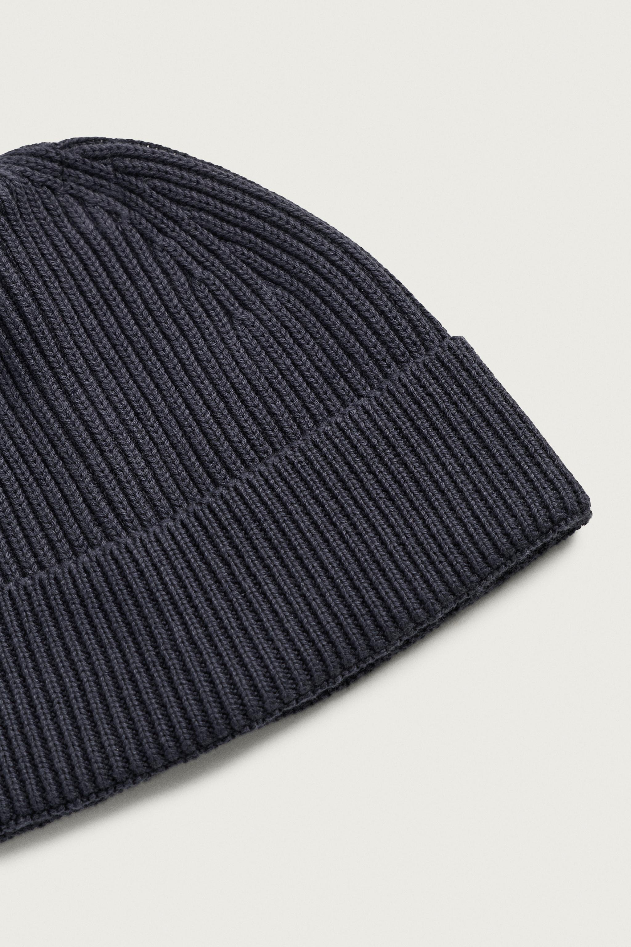 BONNET EN MAILLE JACQUARD RAYURES