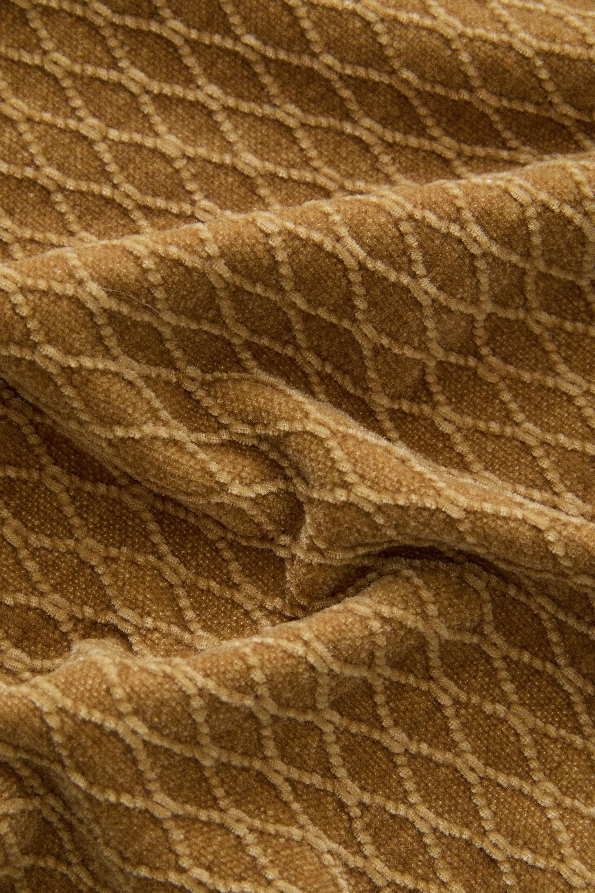 DIAMOND CHENILLE BLANKET