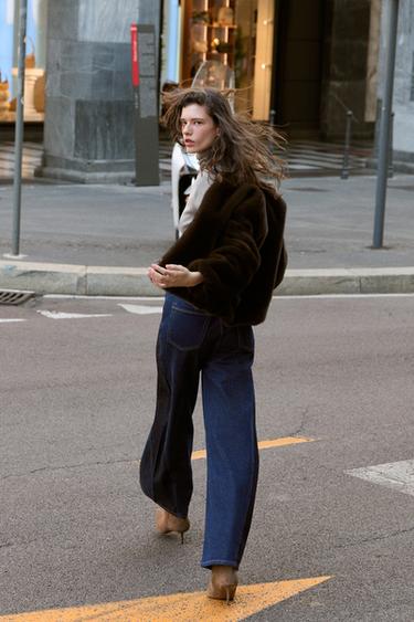BOMBER EFFET FOURRURE - Marron foncé de Zara - Image 4