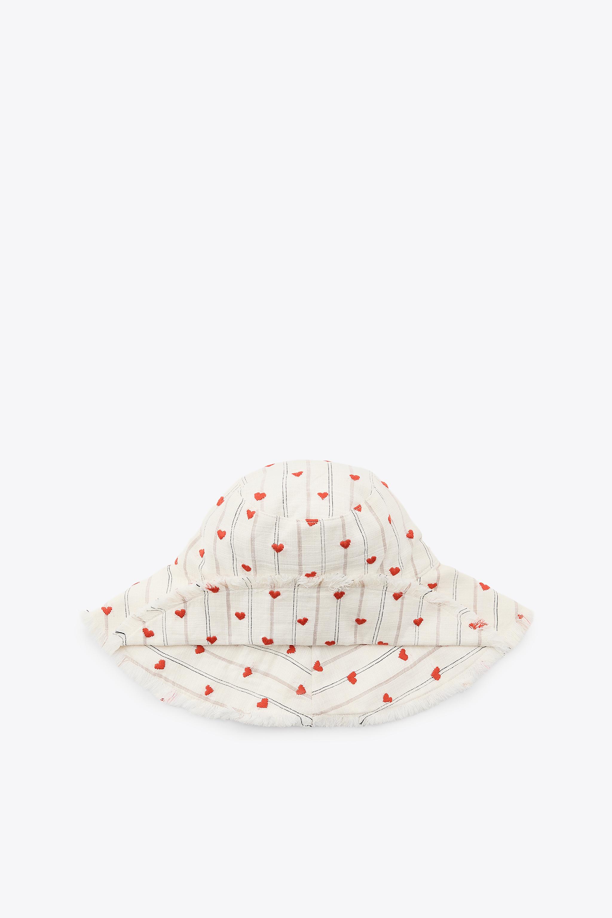 CHAPEAU BOB RAYURES BRODERIES CŒURS