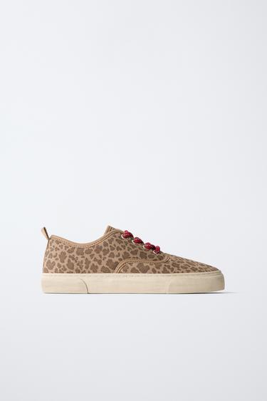 ANIMAL PRINT CANVAS SNEAKERS — Brown 1