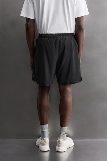 SHORT EN TISSU PERFORÉ 9'' - Noir de Zara - Image 2