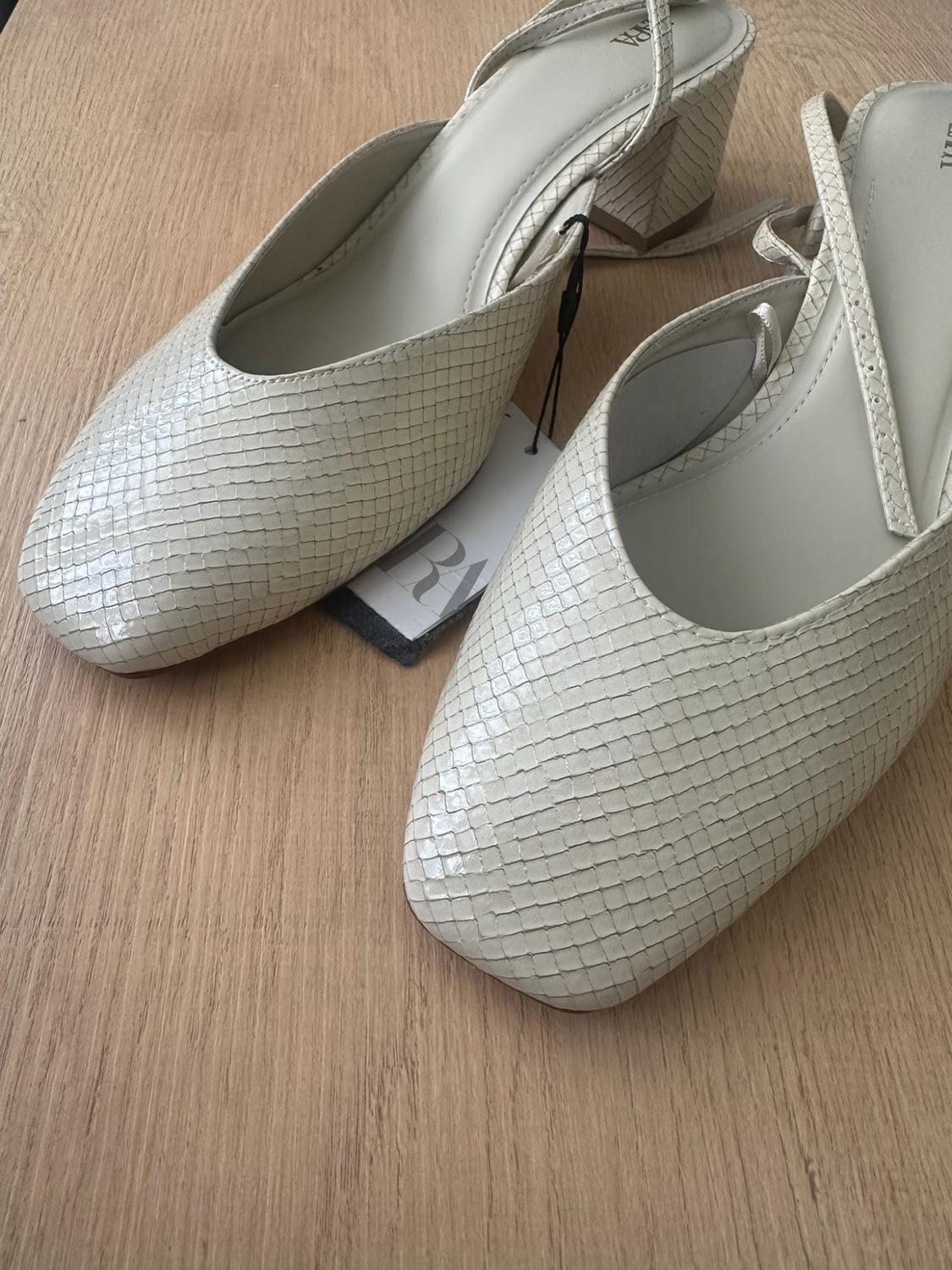 EMBOSSED BLOCK HEEL SLINGBACKS - Image 3
