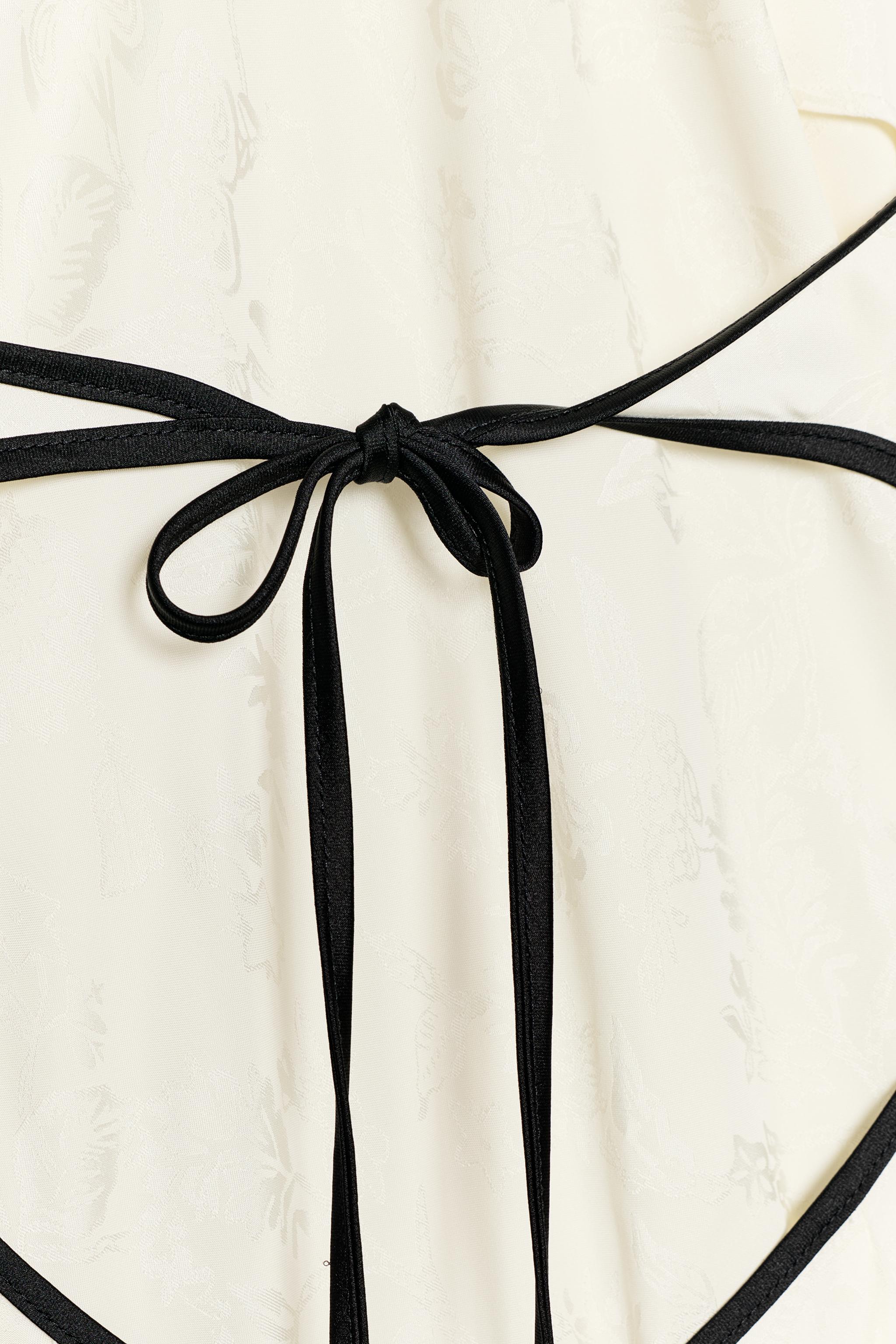 ROBE MI-LONGUE JACQUARD À BRANDEBOURGS