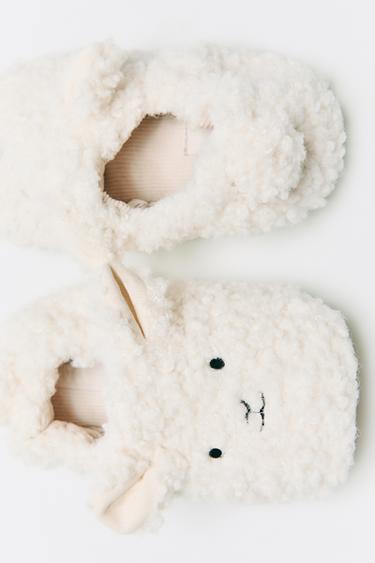 SHEEP SLIPPERS - Ecru White by Zara
