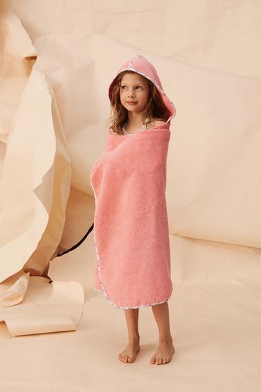 LIMITED EDITION FLORAL TRIM PONCHO TOWEL - Pinks by Zara - Image 0
