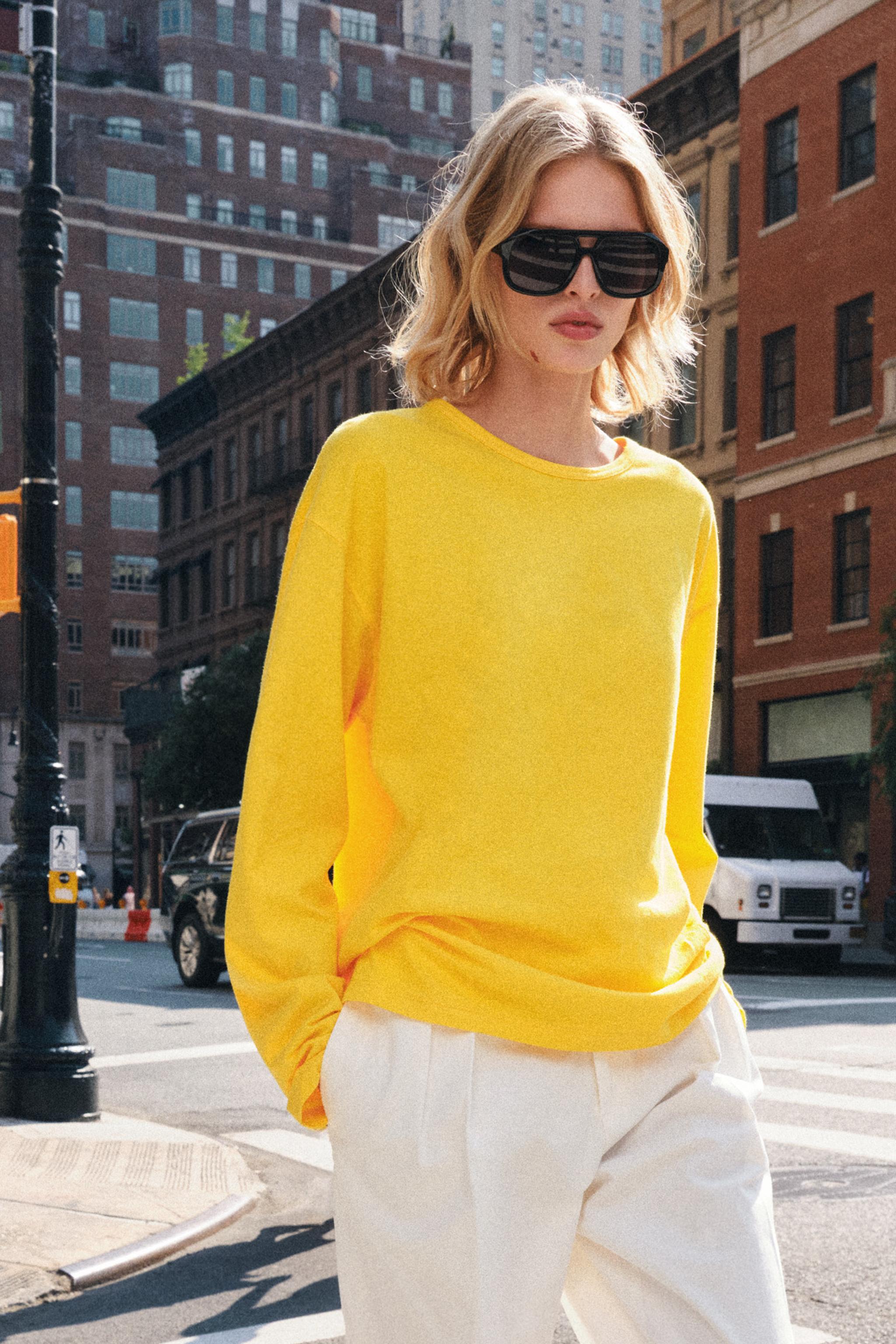 COTTON AND LINEN T-SHIRT — Yellow