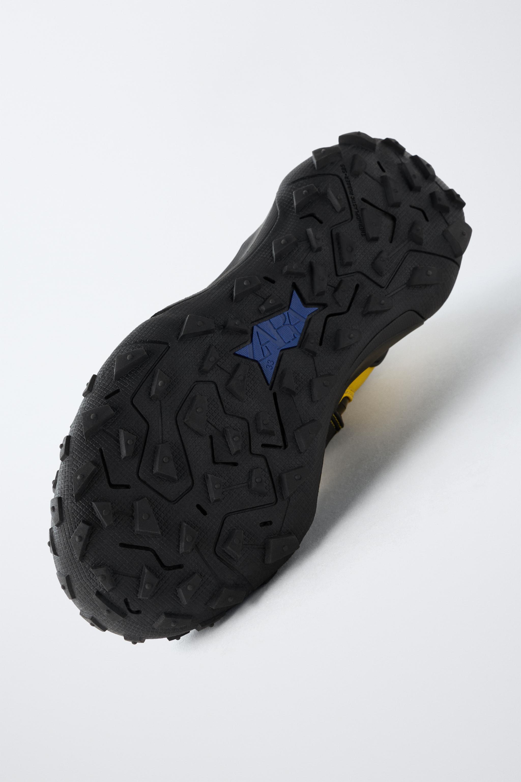 WATER REPELLENT SNOW BOOTS