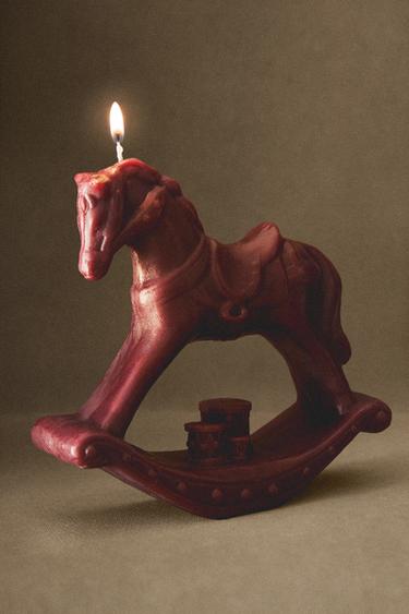BOUGIE PARFUMÉE CHEVAL GINGERBREAD - Rouge de Zara - Image 4