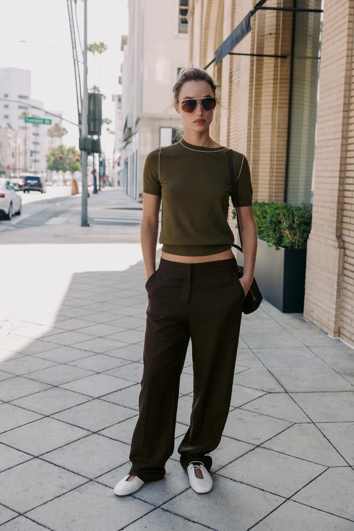 PLETEN TOP Z VIDNIMI ŠIVI IN KRATKIMI ROKAVI - Kaki de Zara - Slika 0