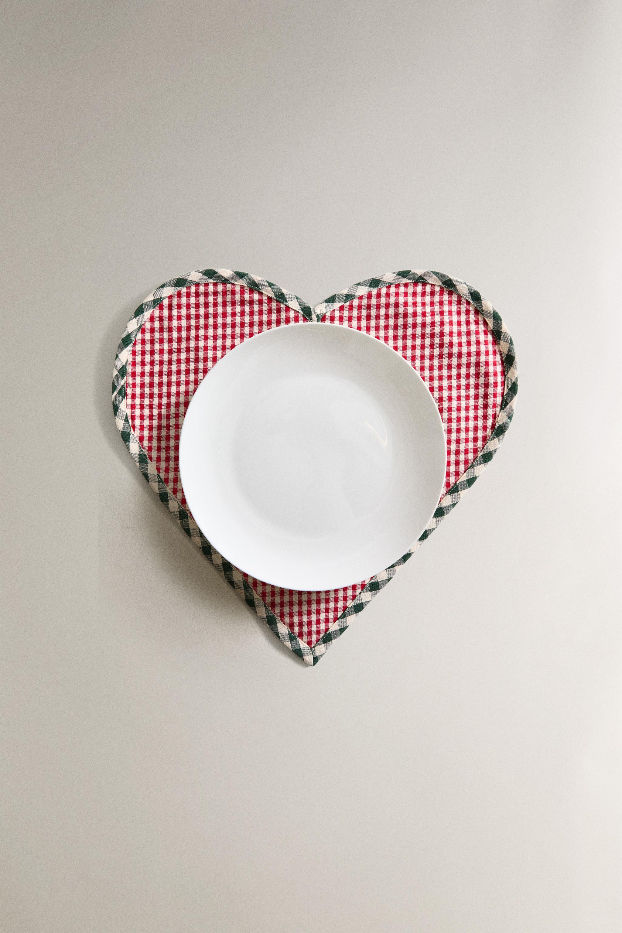 CHRISTMAS HEART PLACEMAT