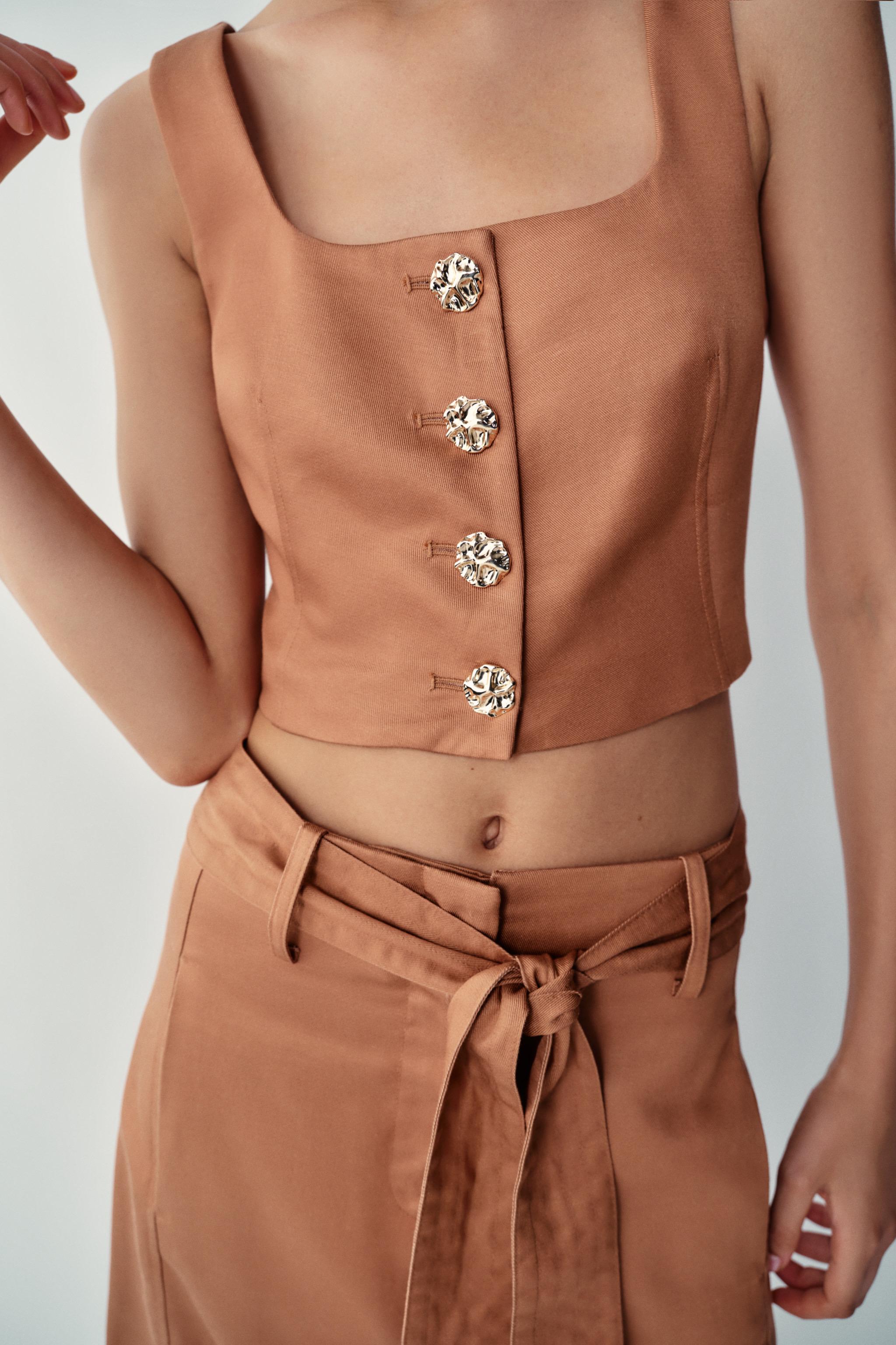 Женские шорты Zara BELTED CROPPED VEST AND LONG SHORTS SET — фото 3