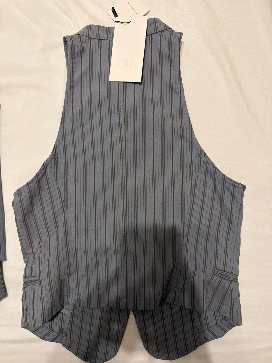 STRIPED DOUBLE-BREASTED WAISTCOAT - Image 2