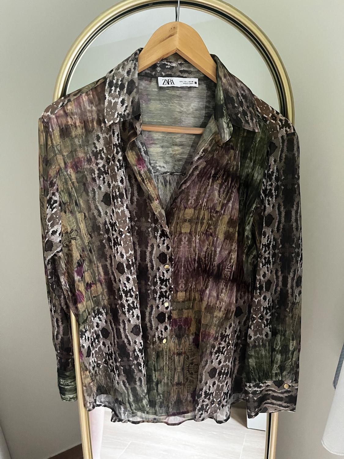 PRINTED SHIRT WITH METALLIC THREAD