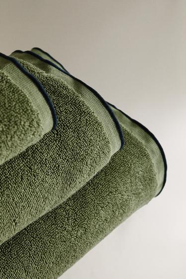 SERVIETTE DE BAIN SURPIQÛRE COULEUR - vert kaki-moyen de Zara - Image 1