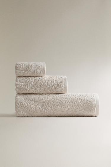 PAISLEY JACQUARD BATH TOWEL - Sand by Zara