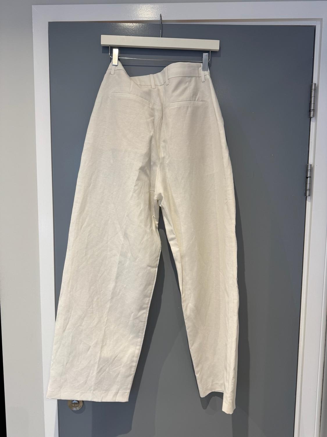 RELAXED FIT PLEATED TROUSERS - Image 3