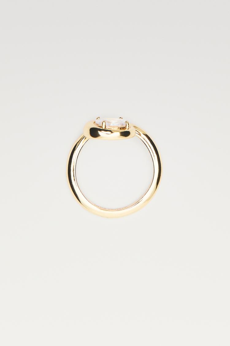 Shimmery crystal hoop ring — Golden