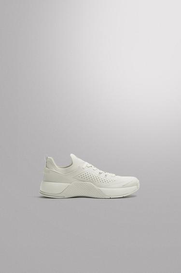 حذاء رياضي للتدريب - أبيض الخاص بـ Zara