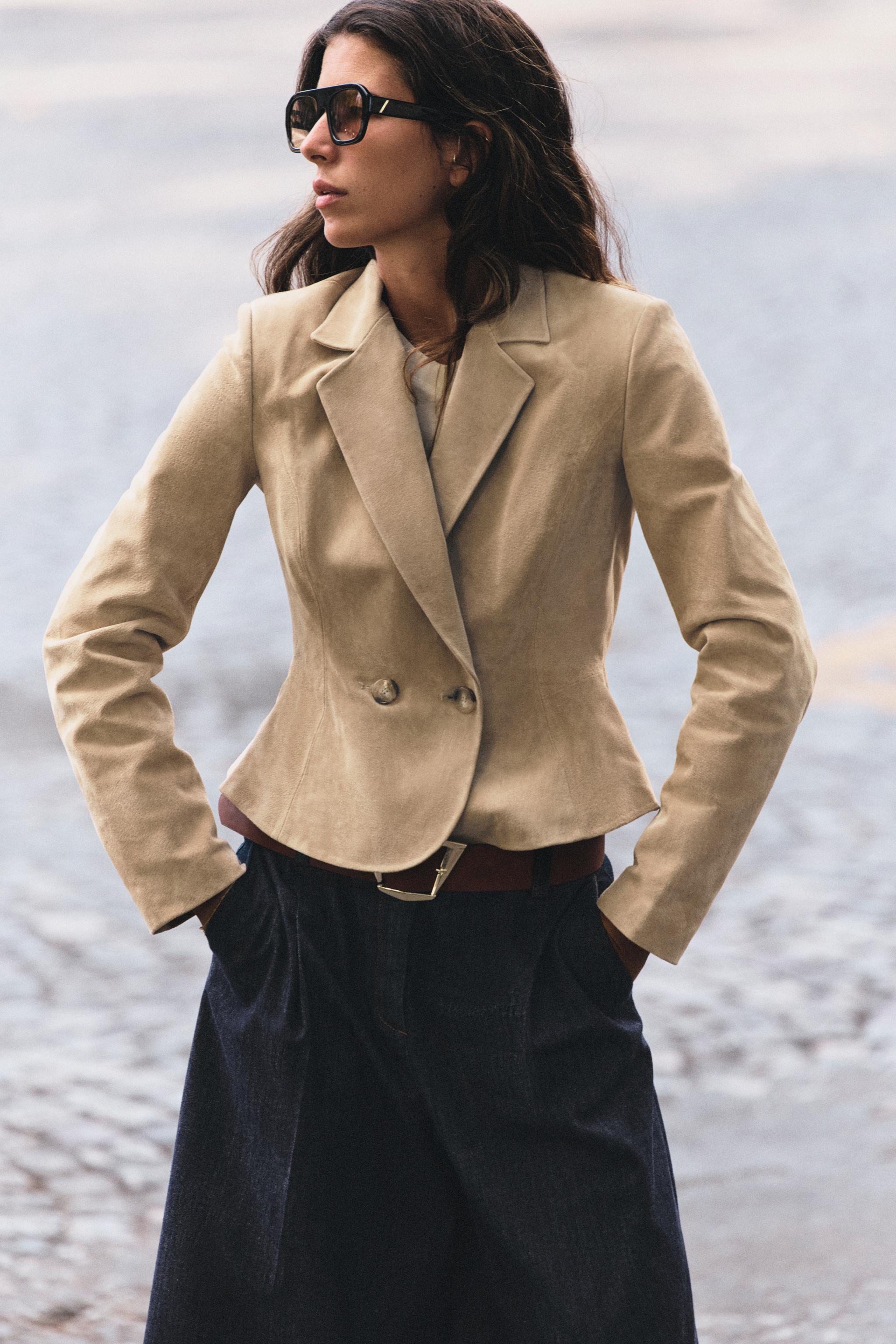100% LEATHER CROPPED BLAZER WITH SHOULDER PADS