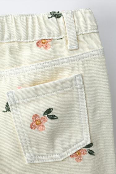 PATNTALÓN SARGA CULOTTE FLORES BORDADAS - Crudo de Zara