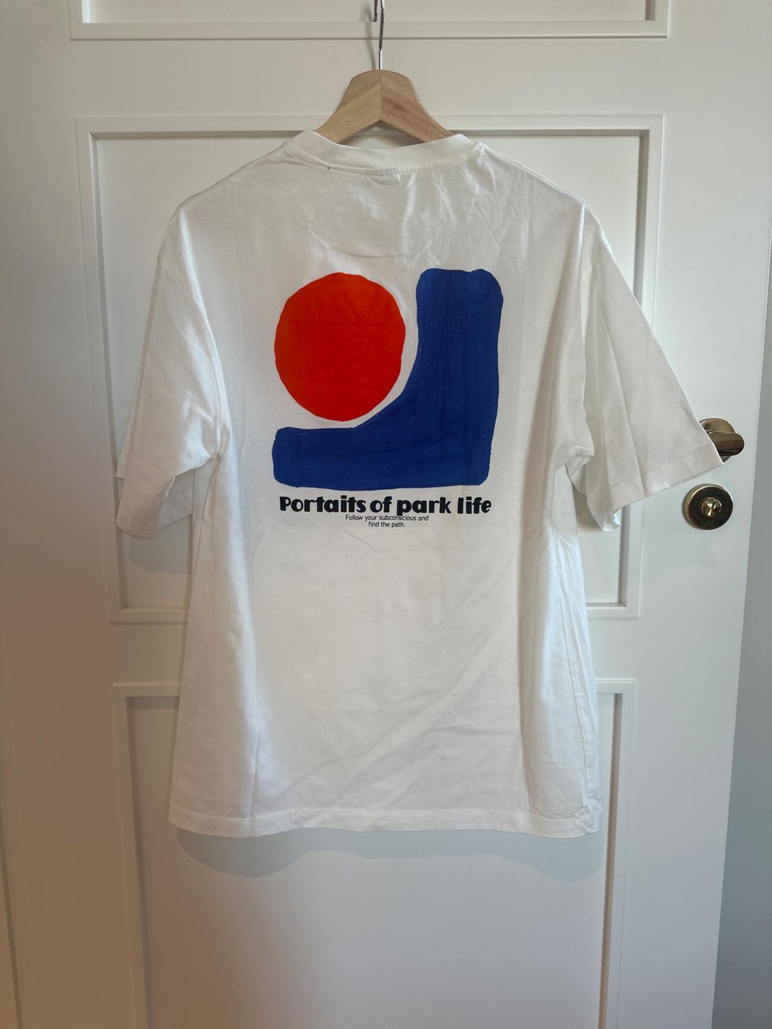 T-SHIRT WITH PRINTED GRAPHICS - Image 2