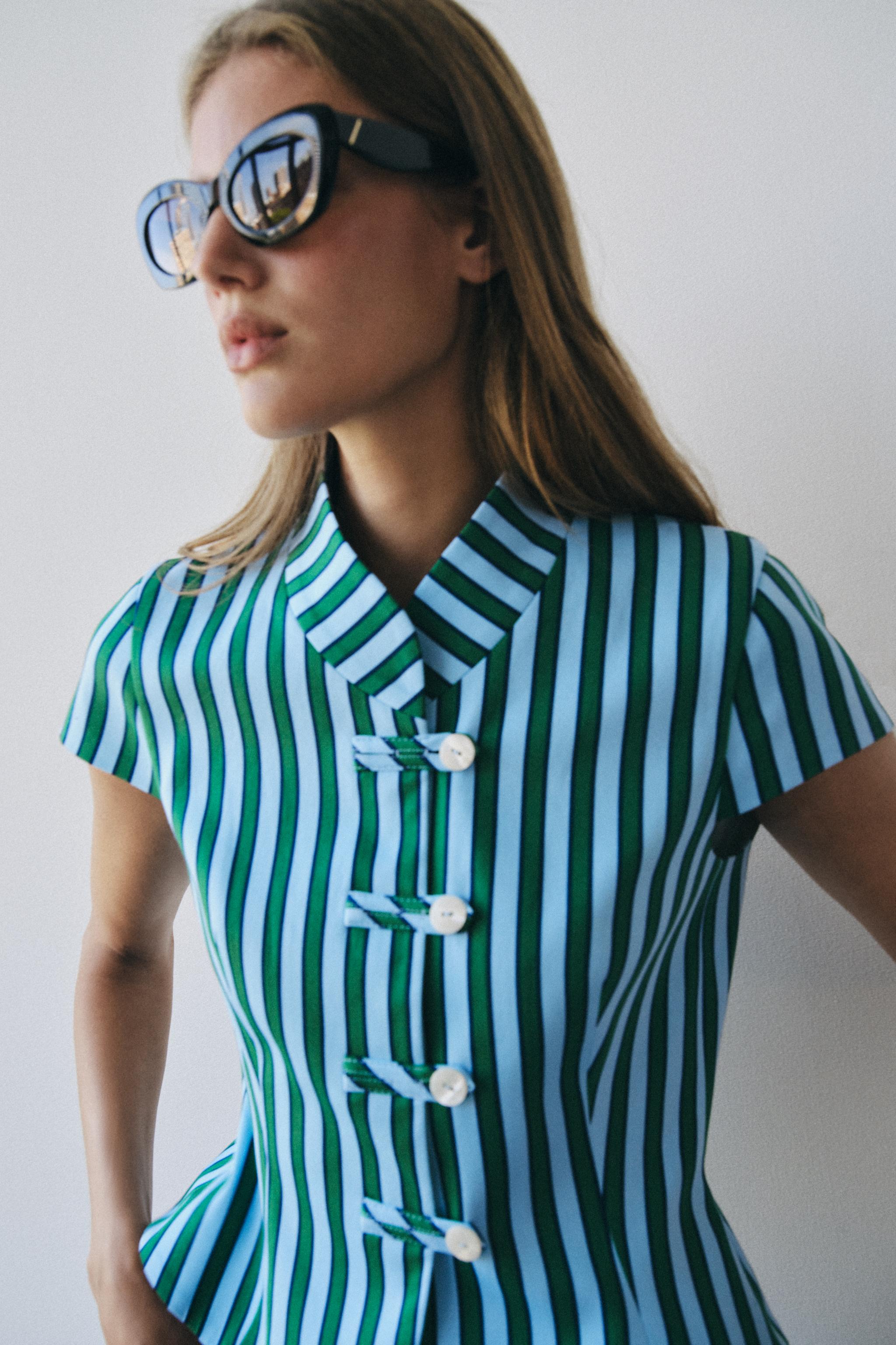 STRIPED FROG FASTENING TOP