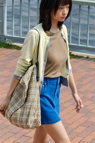 コントラストニットジャケットイエローZaraのコントラストニットジャケット - イエロー 