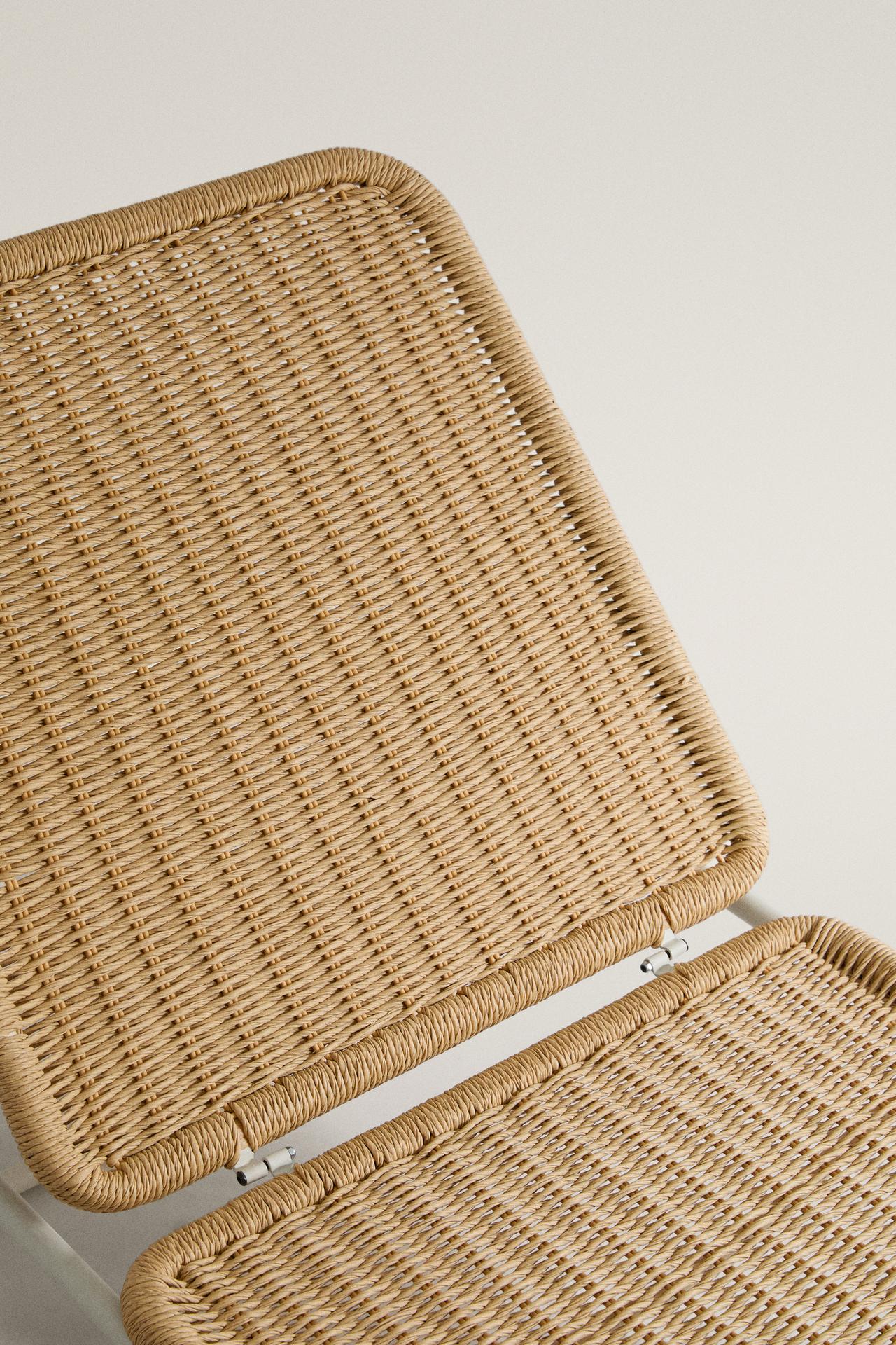 FOLDING OUTDOOR LOUNGER — brown/white