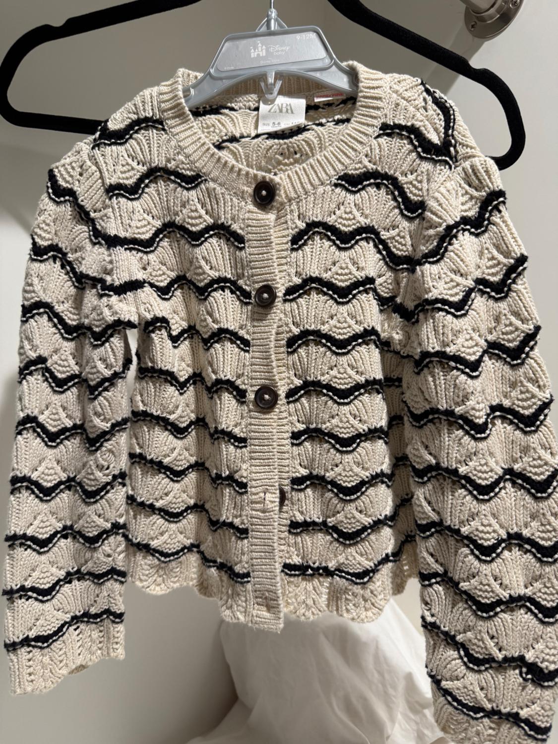 CHAQUETA PUNTO CALADOS ONDAS