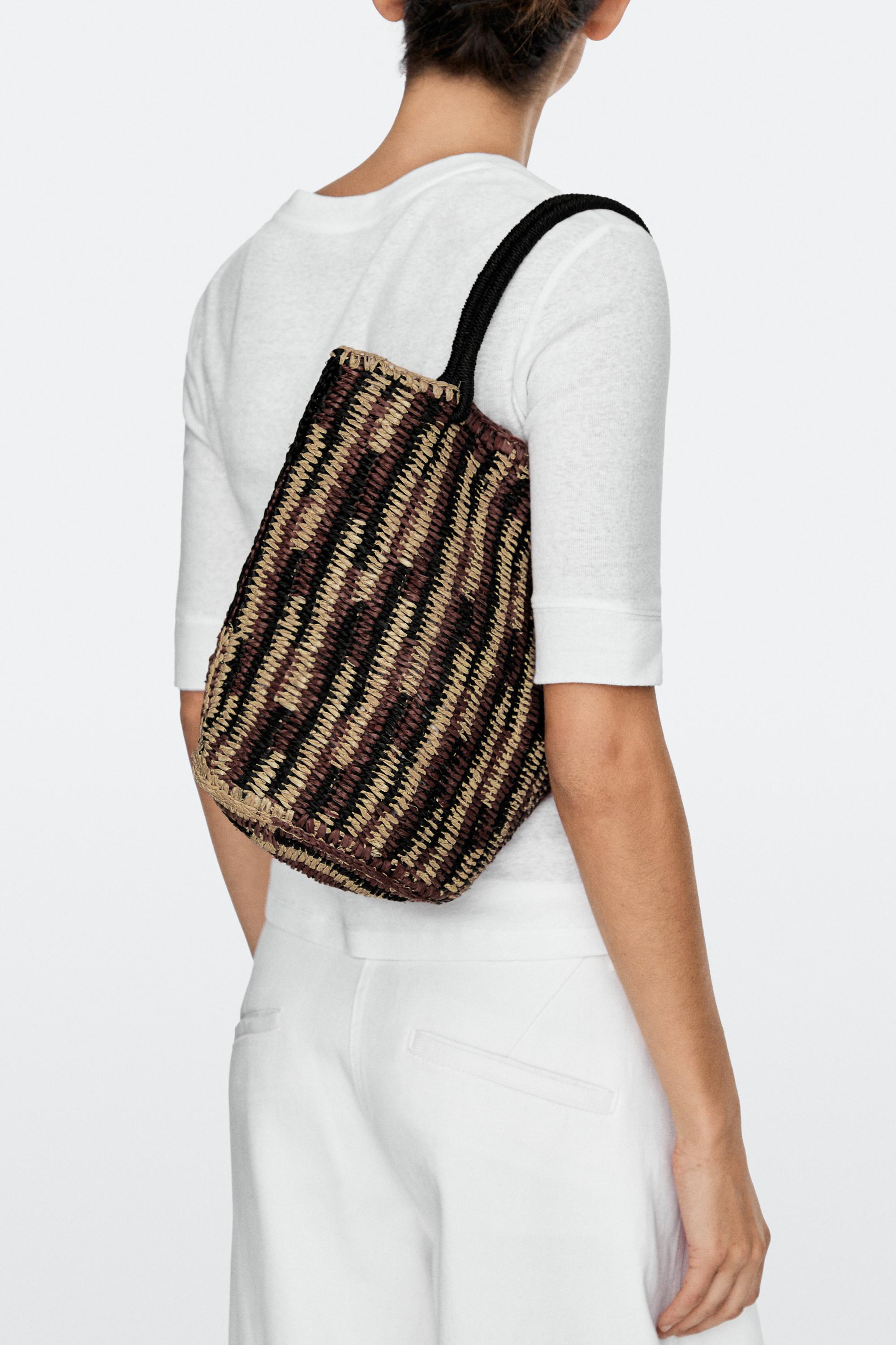 Mini raffia bucket bag