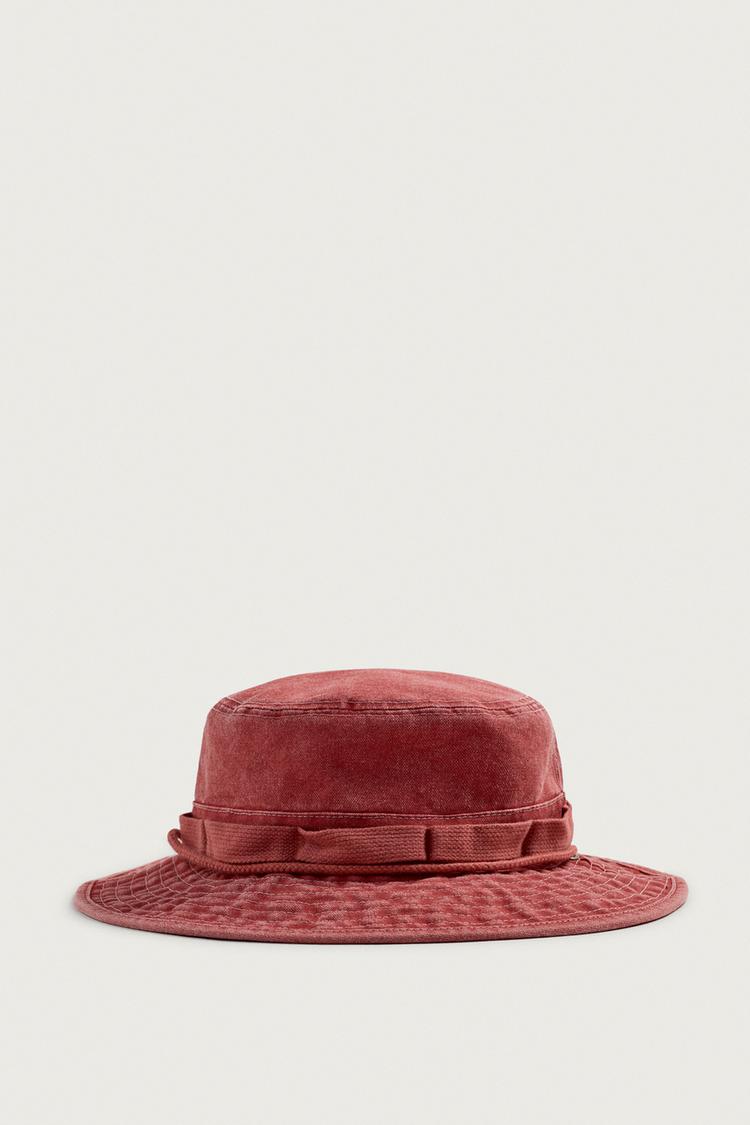 WIDE BRIM BUCKET HAT — Red