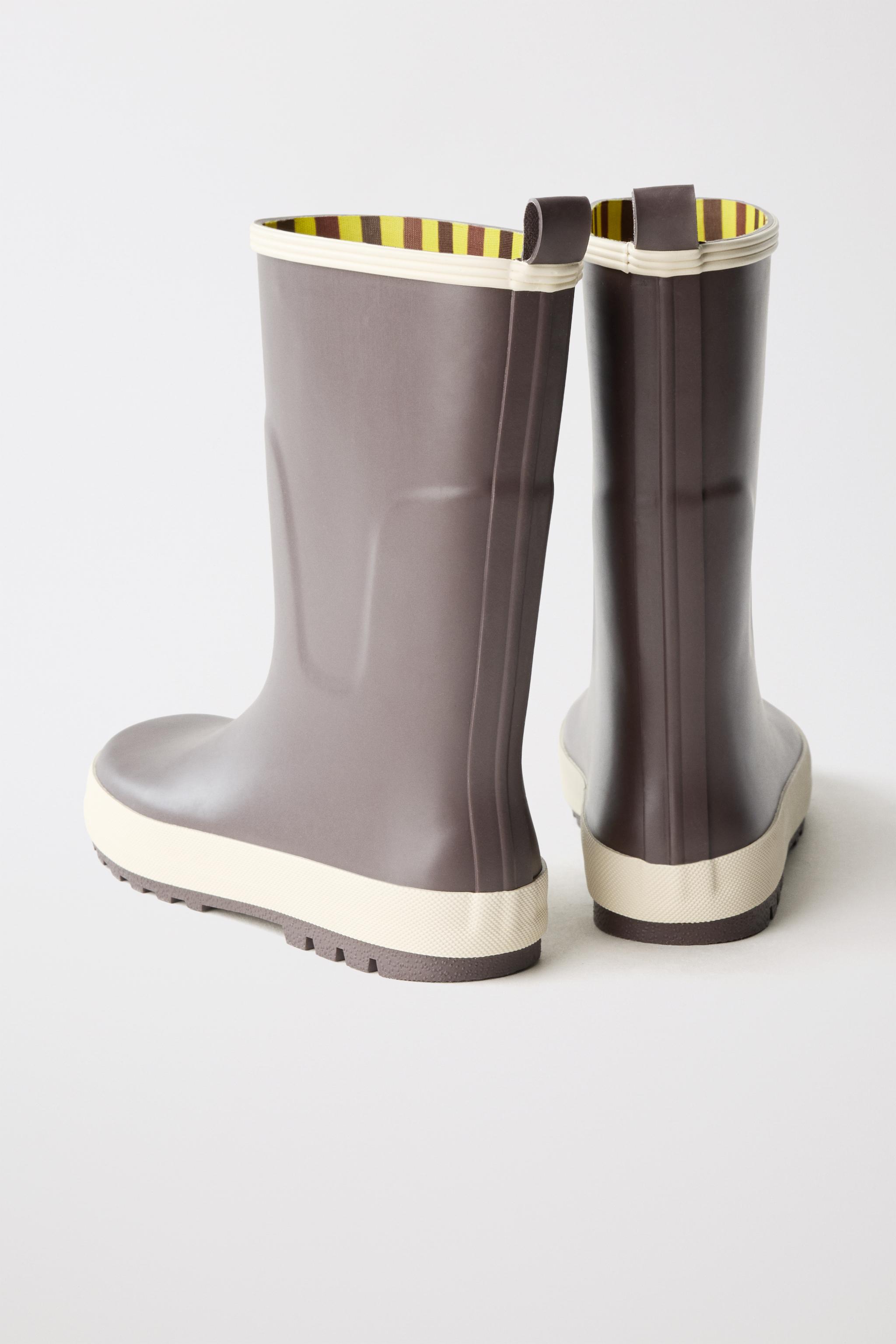 COLOR BLOCK RAIN BOOTS