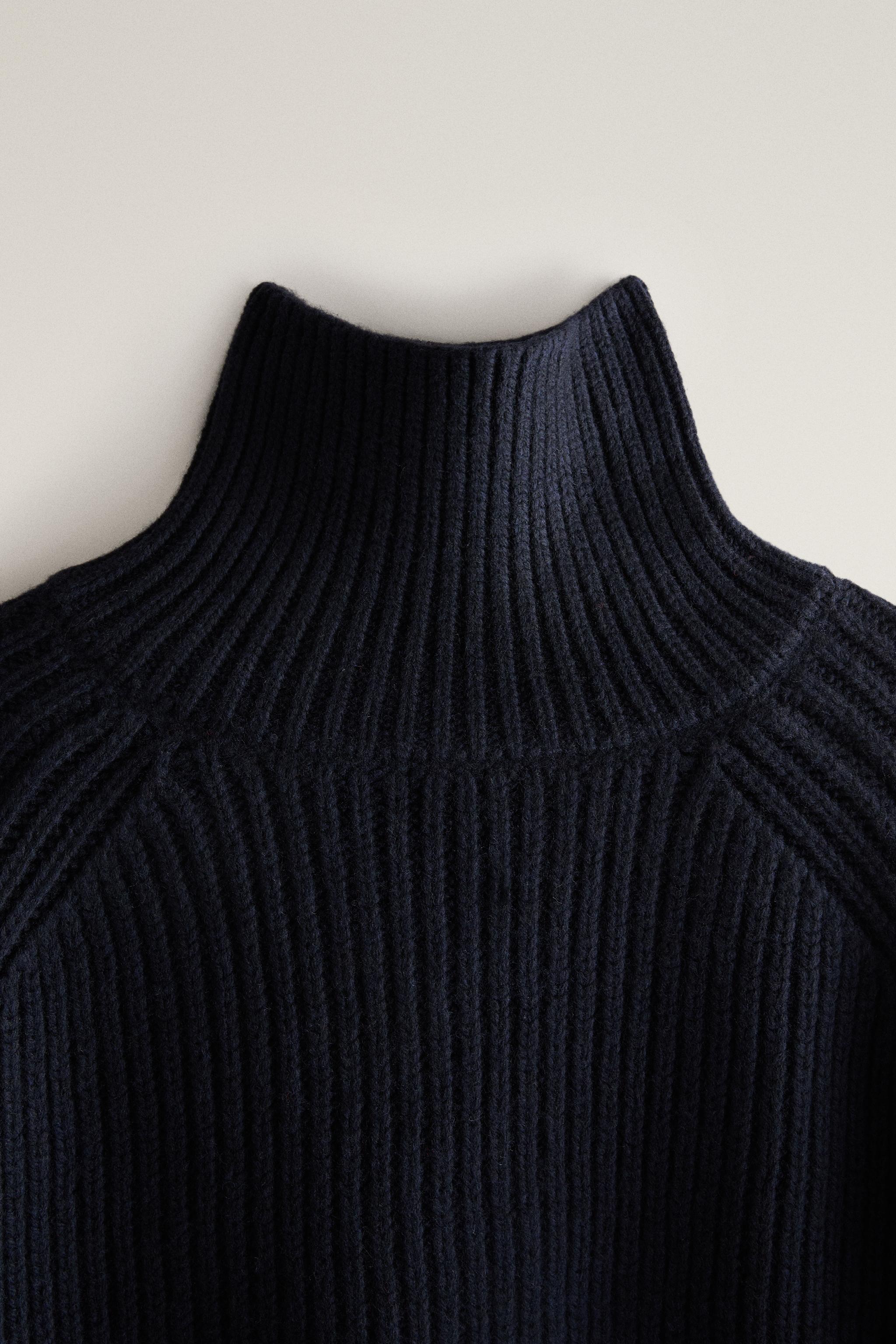WOOL TURTLENECK SWEATER