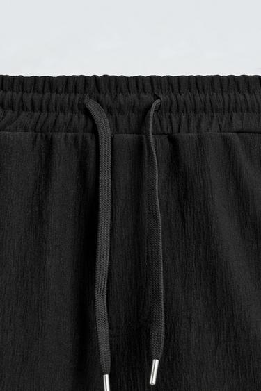 BERMUDA JOGGER STRUCTURÉ - Noir de Zara - Image 7