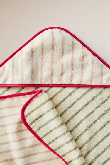 REVERSIBLE STRIPED HOODED BABY TOWEL - Pink by Zara
