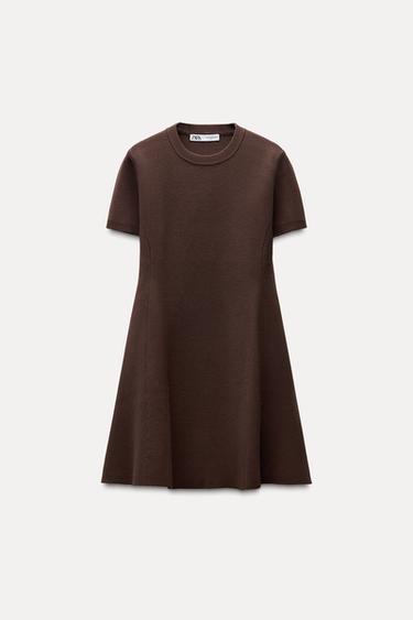 VESTIDO MINI PUNTO LISO - Marrón de Zara
