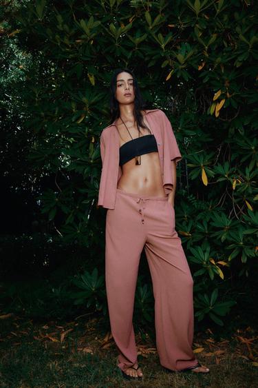 CAMISA MANGA CURTA EFECTO ENGURRADO - MARSALA de Zara