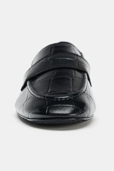 EMBOSSED FLAT LOAFERS - Black by Zara - Image 4