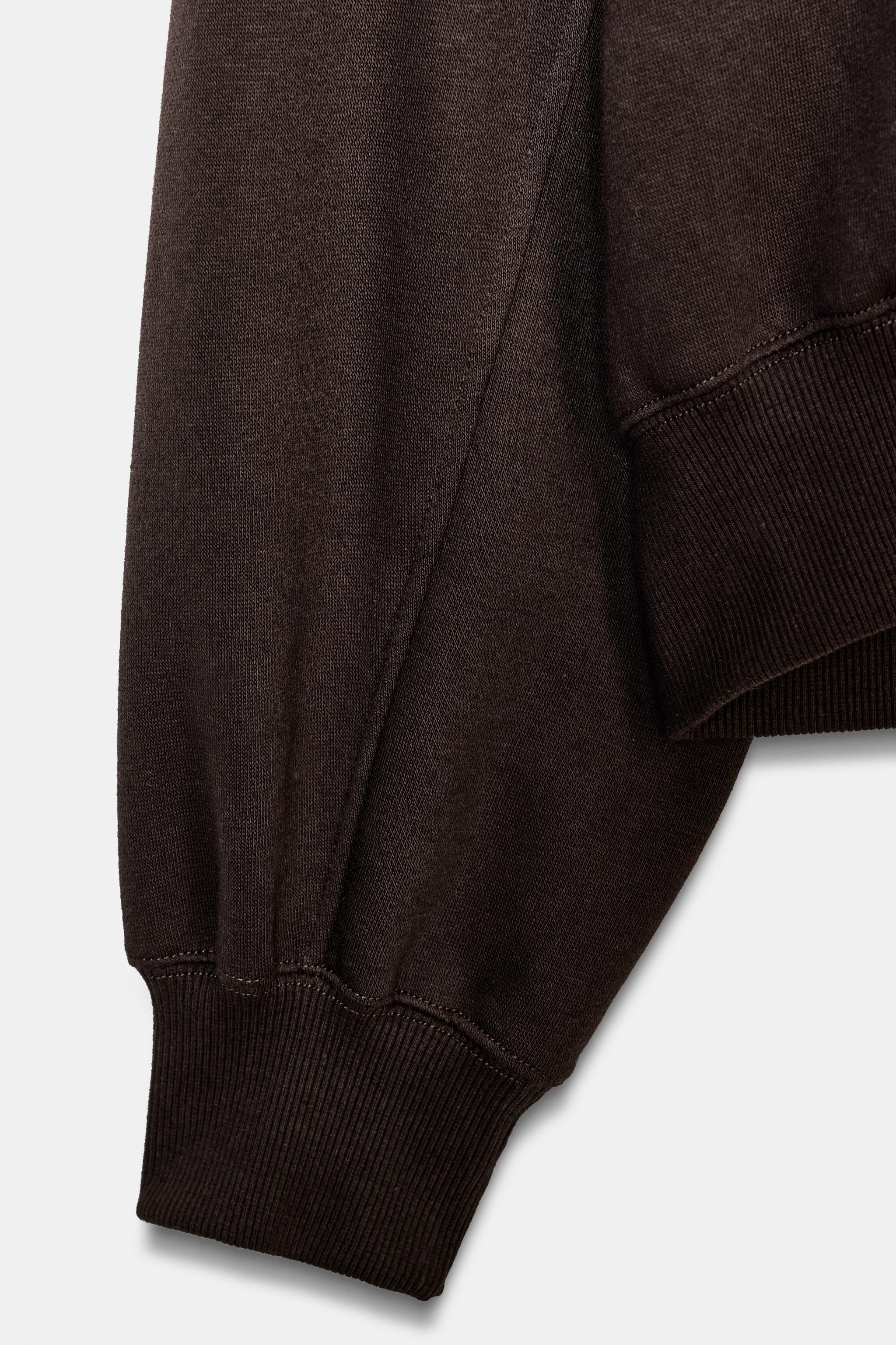 BASIC PLUSH SWEATSHIRT