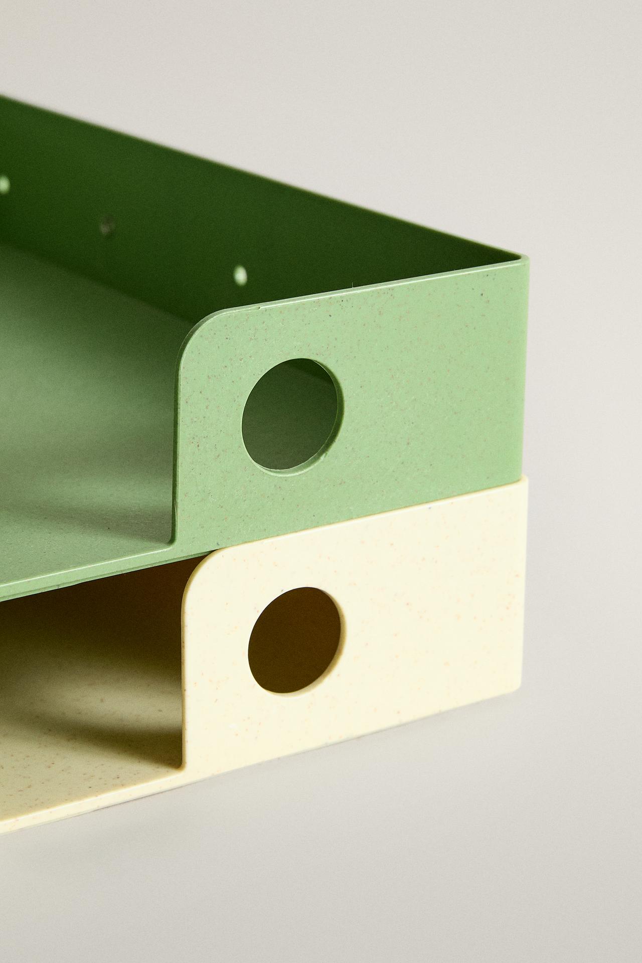 CHILDREN’S DESK TRAYS — Multicoloured