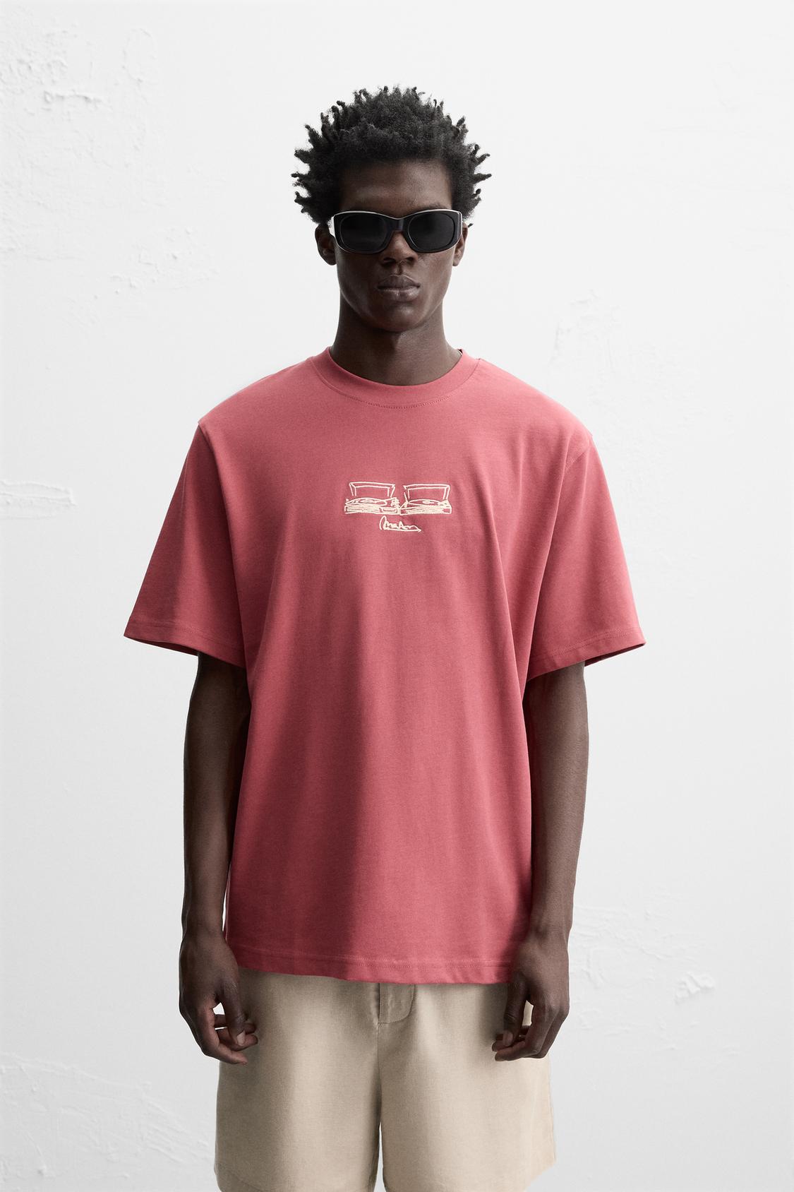 CONTRAST EMBROIDERY T-SHIRT