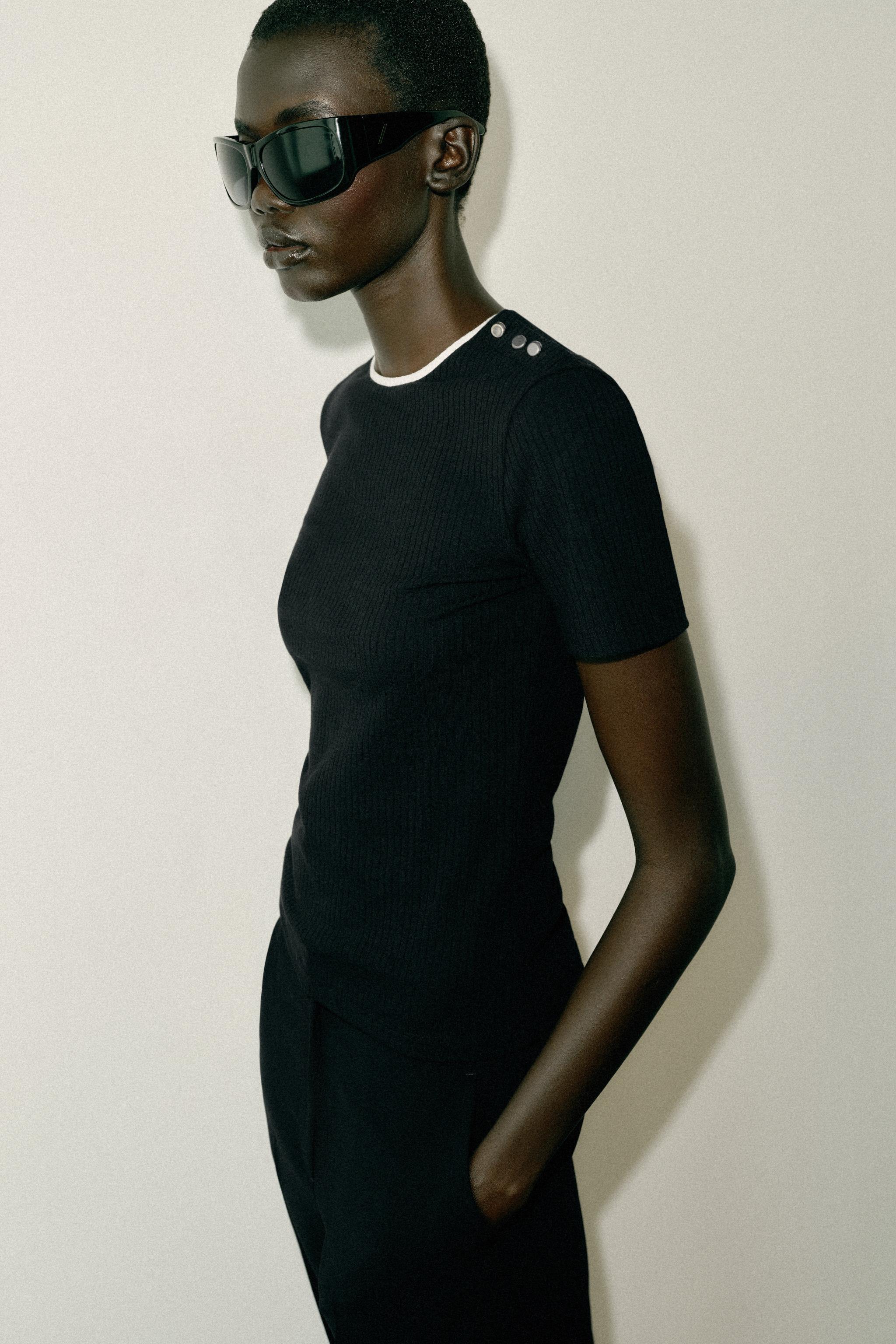 Женские футболки Zara BUTTON TRIM T-SHIRT — фото 3