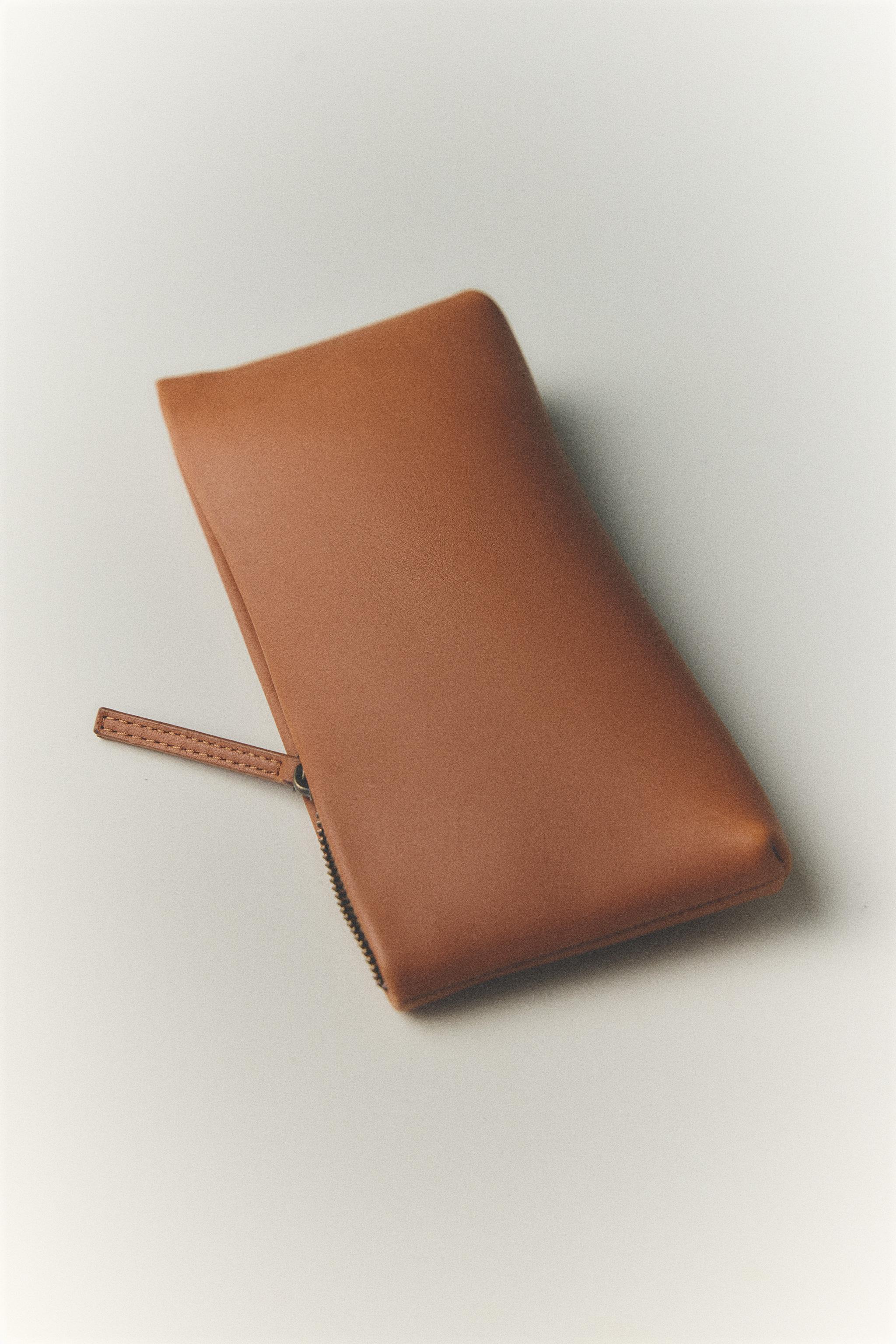 LEATHER CASE — Brown