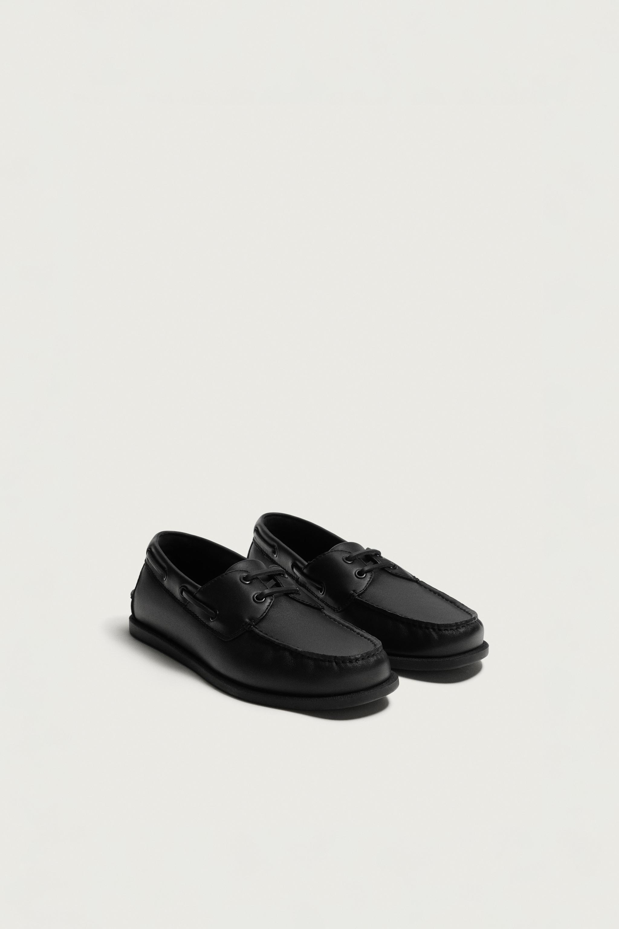 LEATHER BOAT SHOES — Black