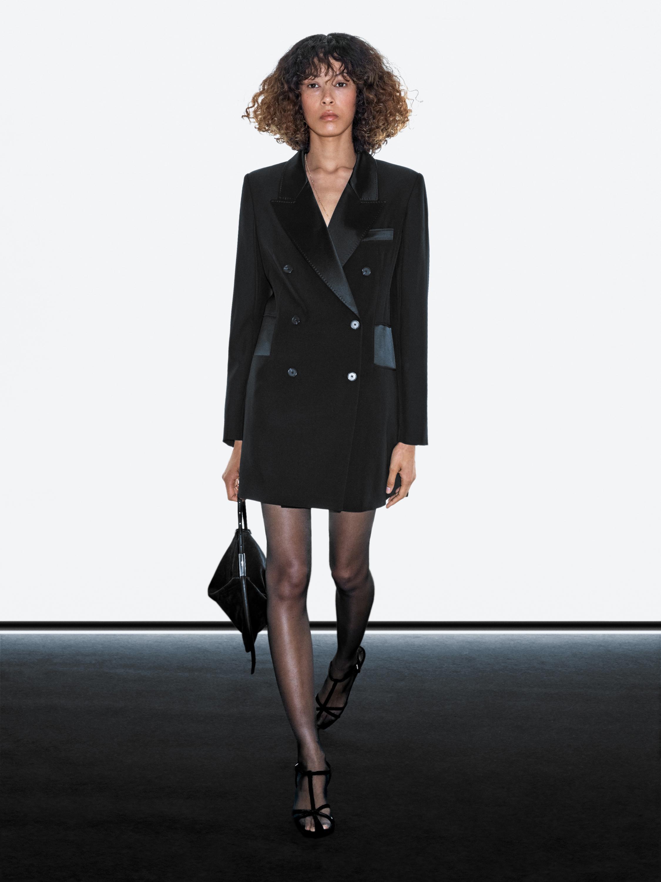 Robe blazer avec détail satin