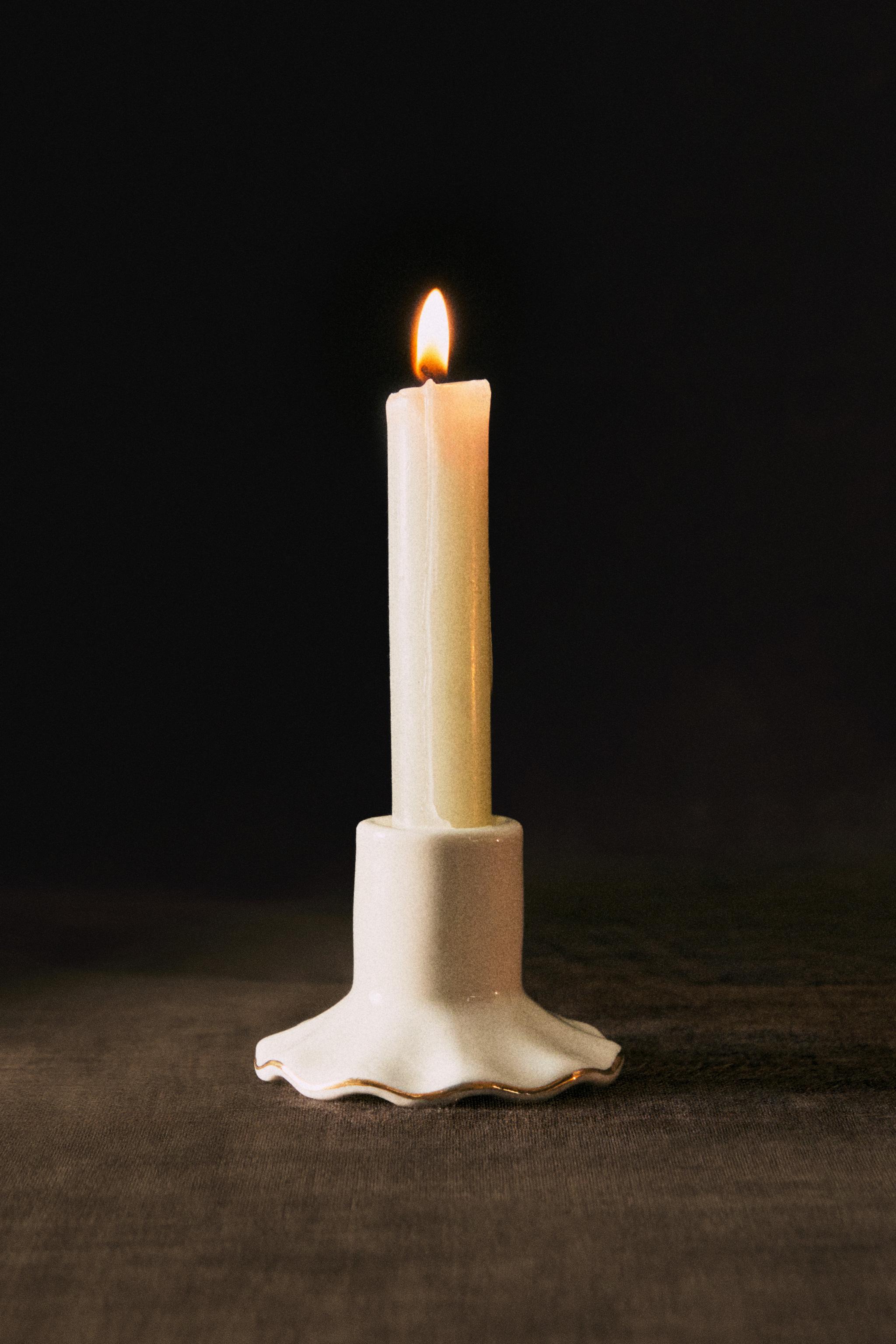 CERAMIC WAVY EDGE CHRISTMAS CANDLESTICK