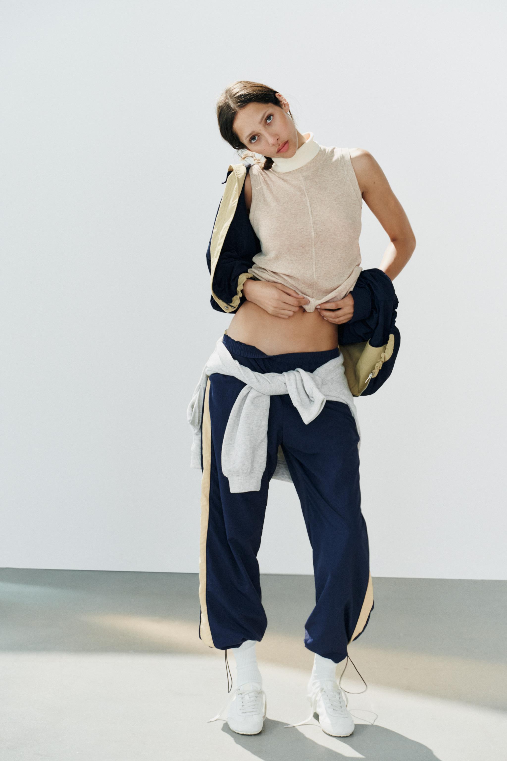 HIGH-NECK MIXED T-SHIRT